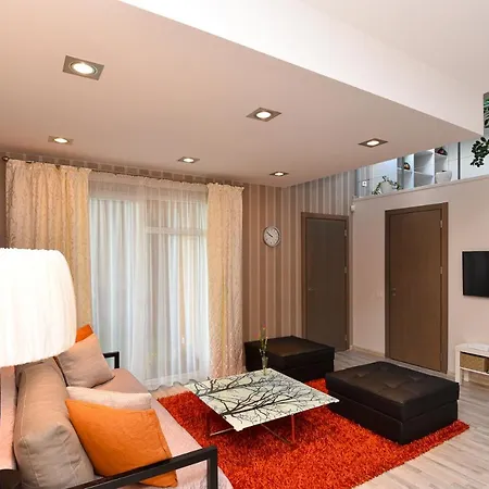 Daire Apartamentai Sviesa *